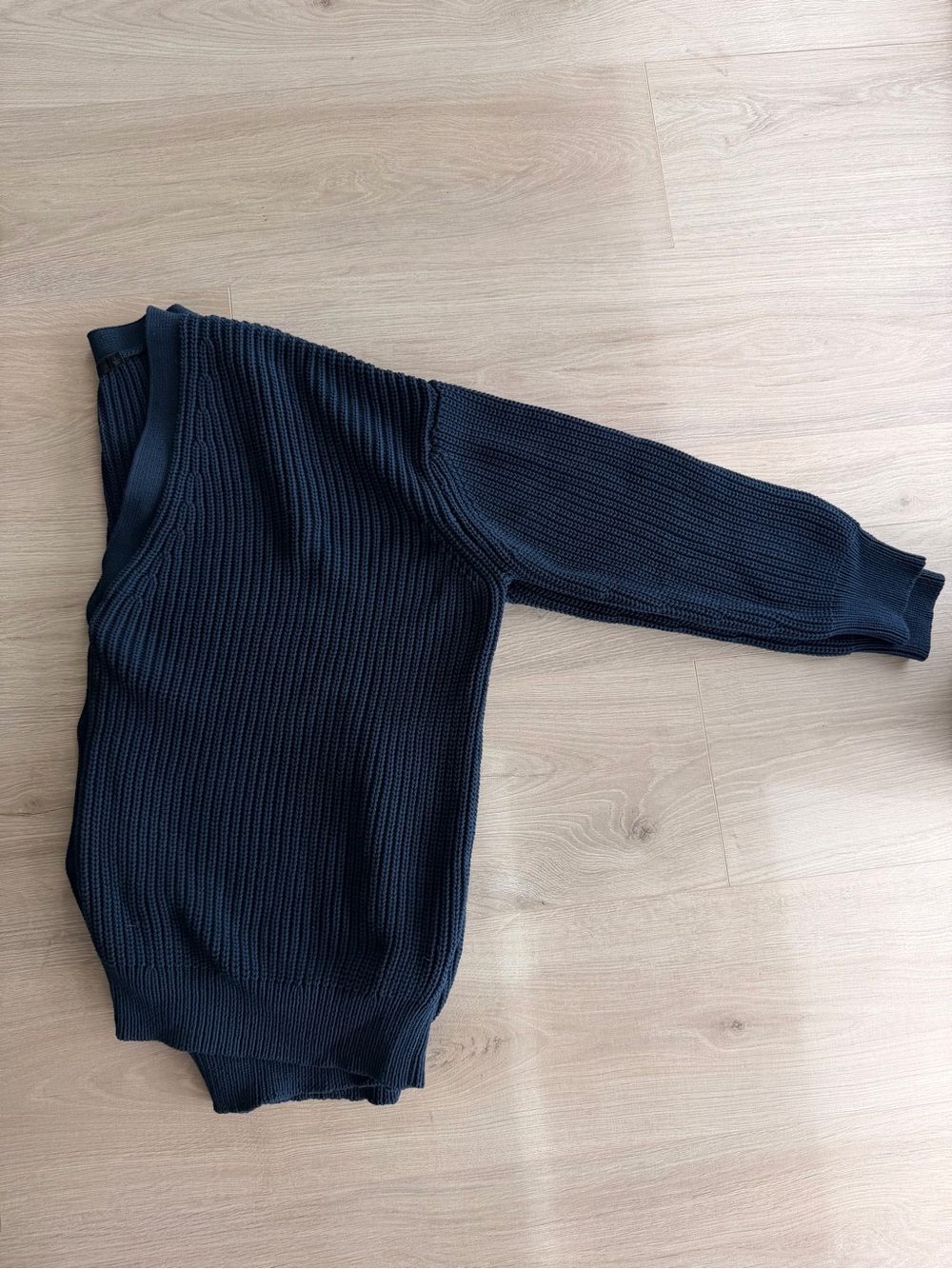 Jenni Kayne Navy Ribbed V‑Neck Button Cardigan - Picture 4 of 6